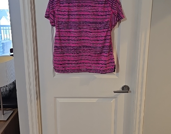 Nike Men's Vibrant Pink and Black Polo Shirt - Picture 5 of 6